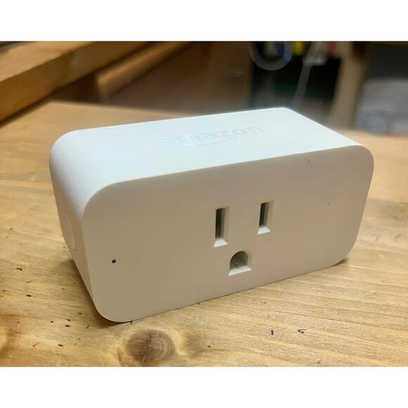 Amazon Smart Plug Used With Alexa Voice Control To Any Outlet New, No Box - Picture 1 of 4